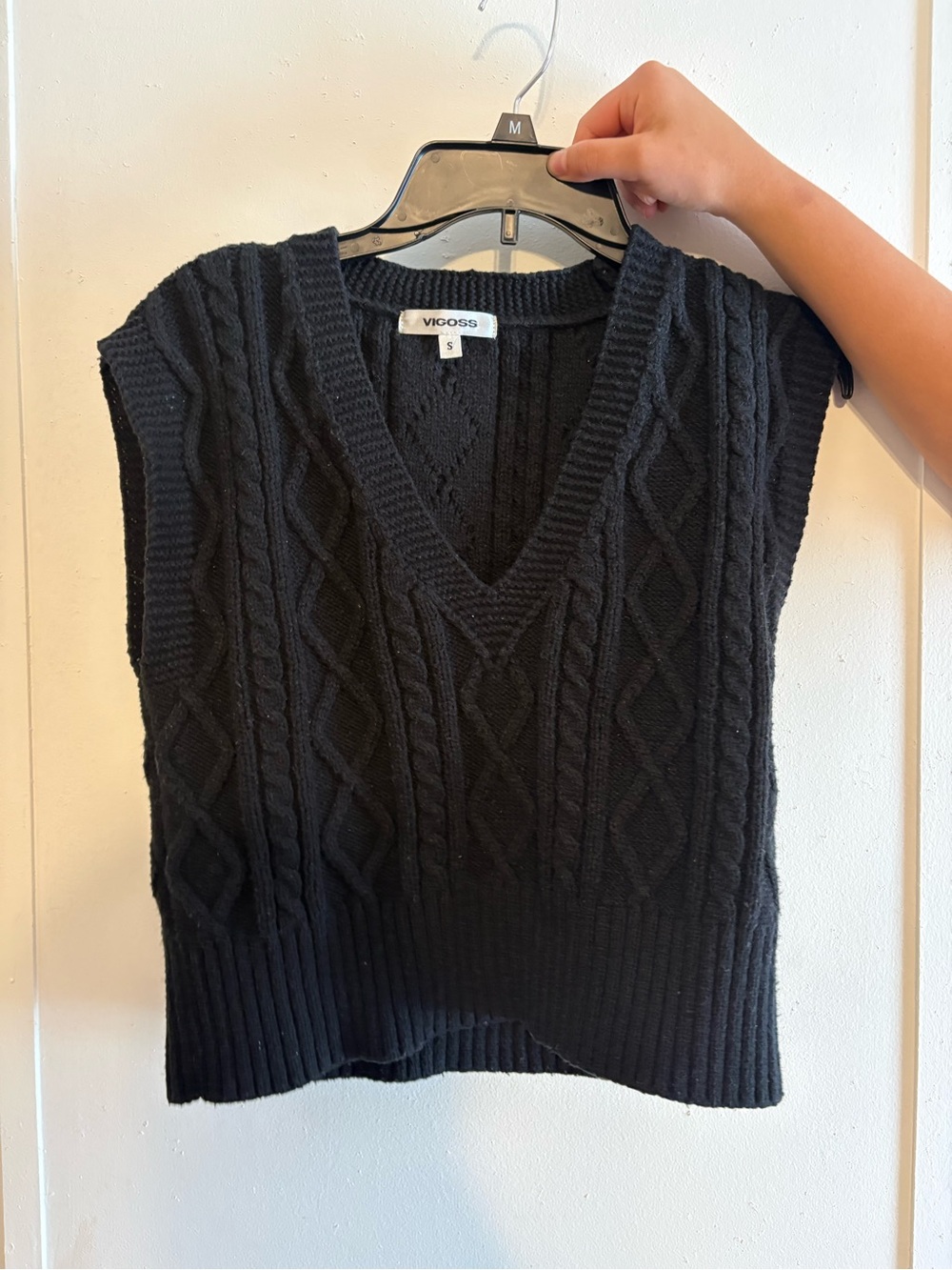 Vigoss Black Cable Knit V-Neck Sweater Vest - Sleeveless Layering Piece